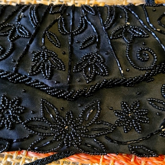 Apt .9 Oriental cross body bag - Picture 7 of 9